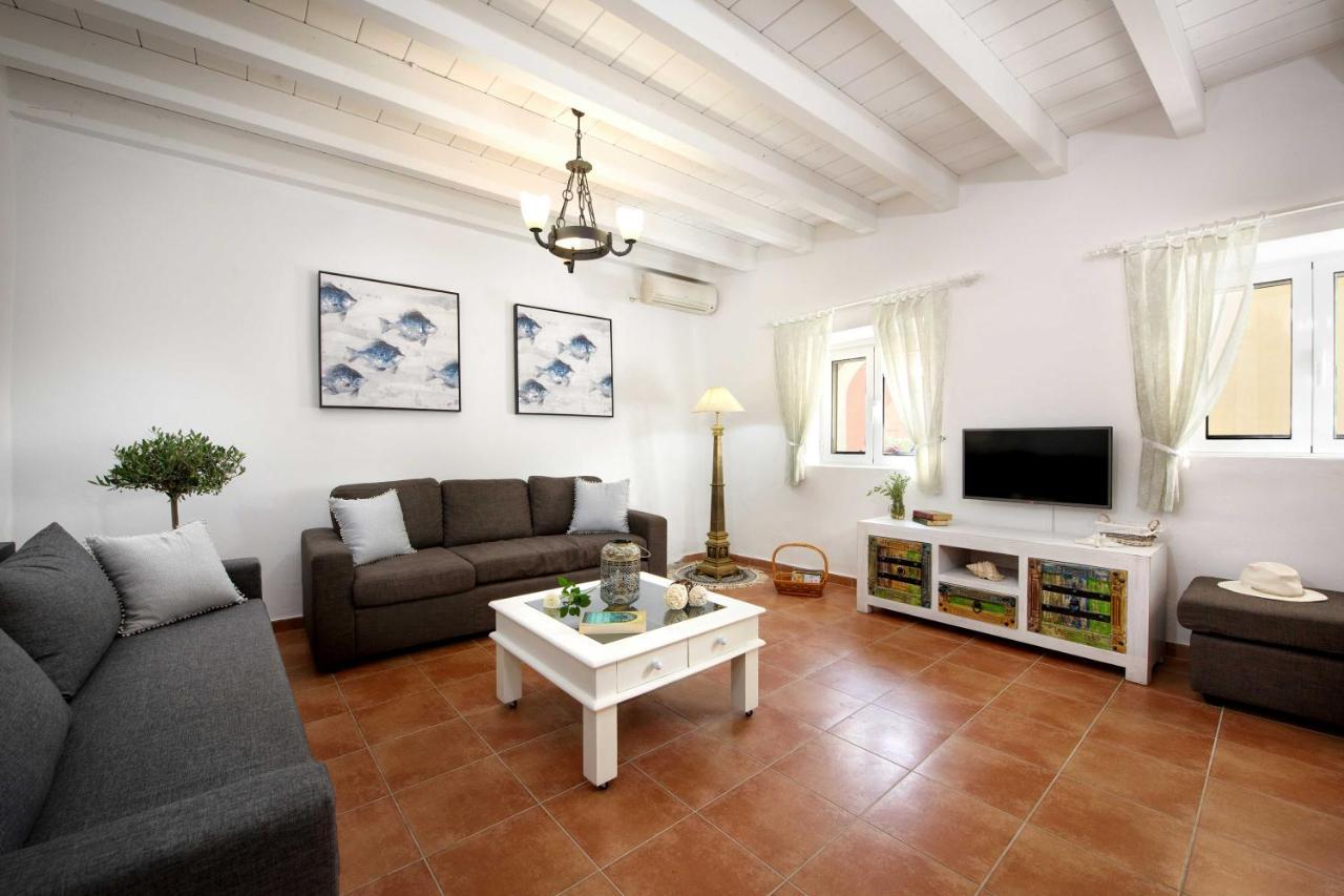 Vintage Village House Gastouri  Extérieur photo